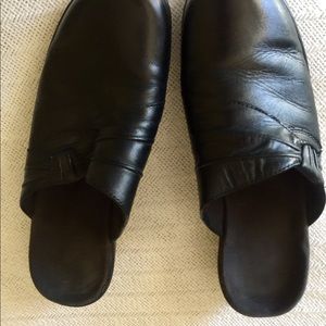 Clark mules/ clogs 8m